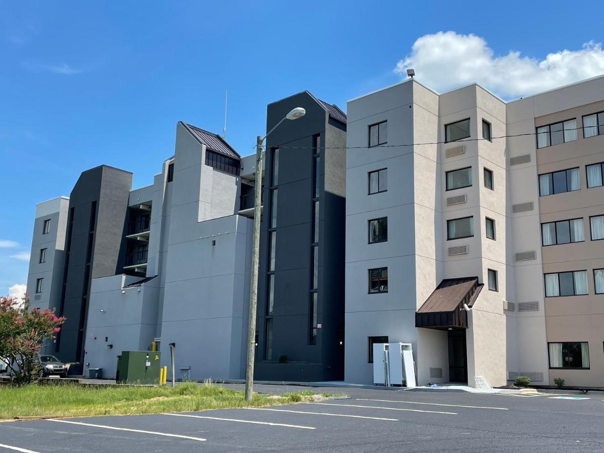 Quality Inn & Suites Spring Lake - Fayetteville Near Fort Bragg Екстер'єр фото
