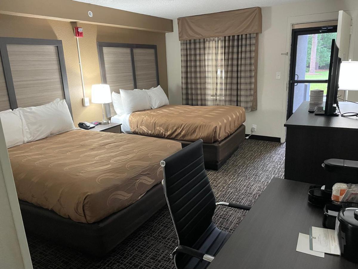 Quality Inn & Suites Spring Lake - Fayetteville Near Fort Bragg Екстер'єр фото