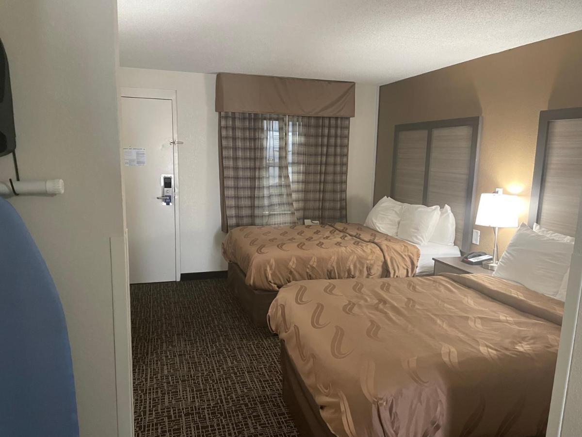 Quality Inn & Suites Spring Lake - Fayetteville Near Fort Bragg Екстер'єр фото