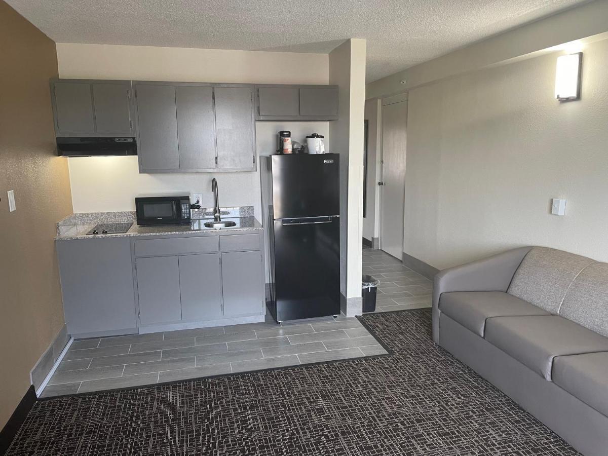 Quality Inn & Suites Spring Lake - Fayetteville Near Fort Bragg Екстер'єр фото