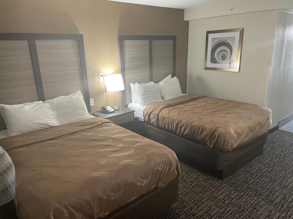 Quality Inn & Suites Spring Lake - Fayetteville Near Fort Bragg Екстер'єр фото