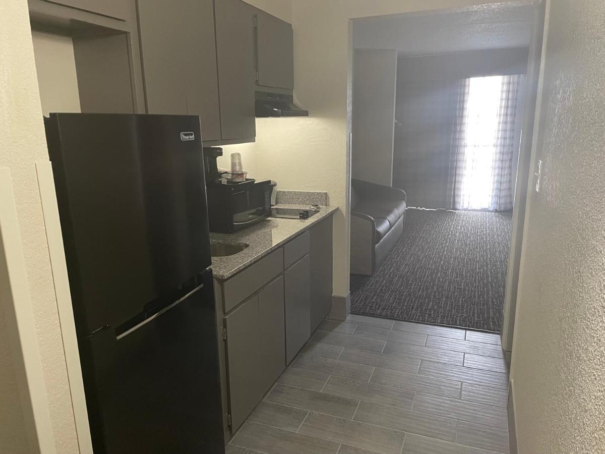 Quality Inn & Suites Spring Lake - Fayetteville Near Fort Bragg Екстер'єр фото