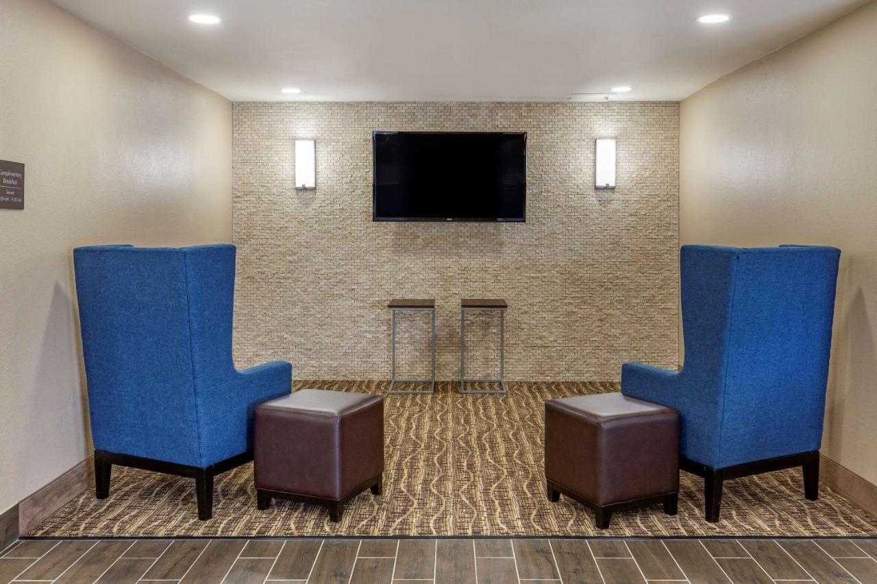 Quality Inn & Suites Spring Lake - Fayetteville Near Fort Bragg Екстер'єр фото