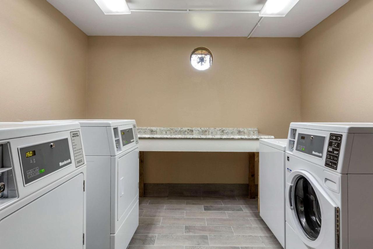Quality Inn & Suites Spring Lake - Fayetteville Near Fort Bragg Екстер'єр фото