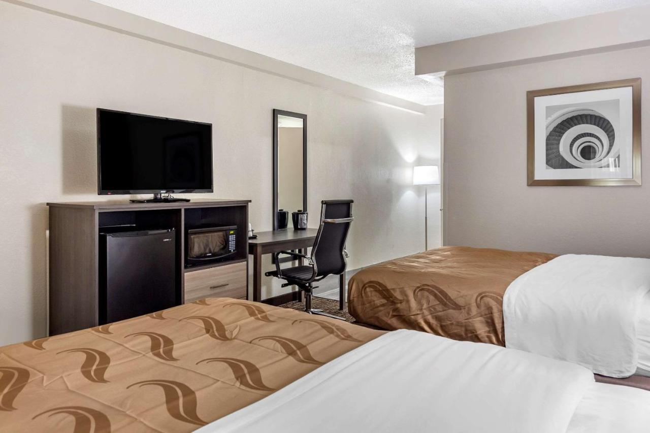 Quality Inn & Suites Spring Lake - Fayetteville Near Fort Bragg Екстер'єр фото