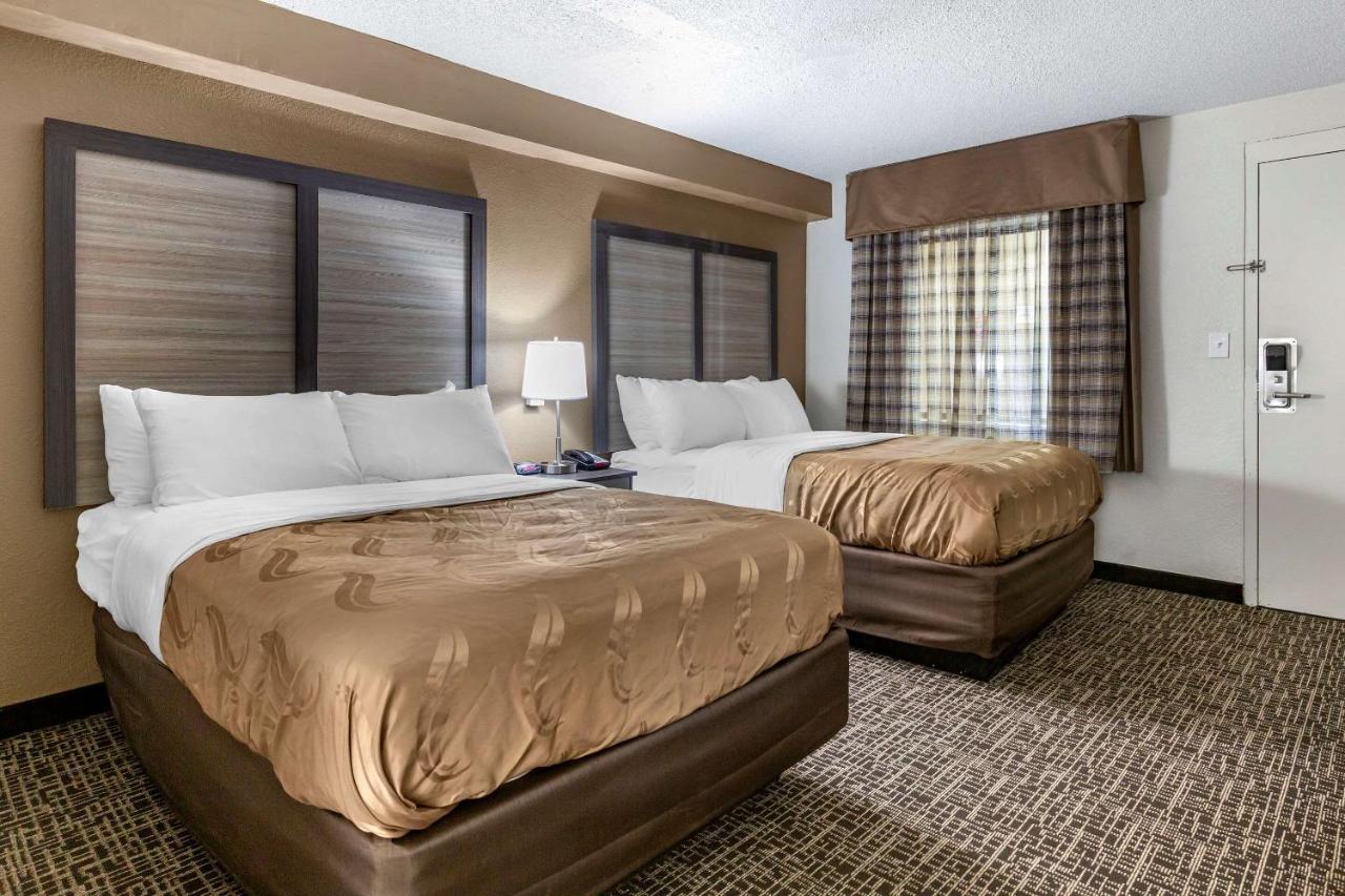 Quality Inn & Suites Spring Lake - Fayetteville Near Fort Bragg Екстер'єр фото