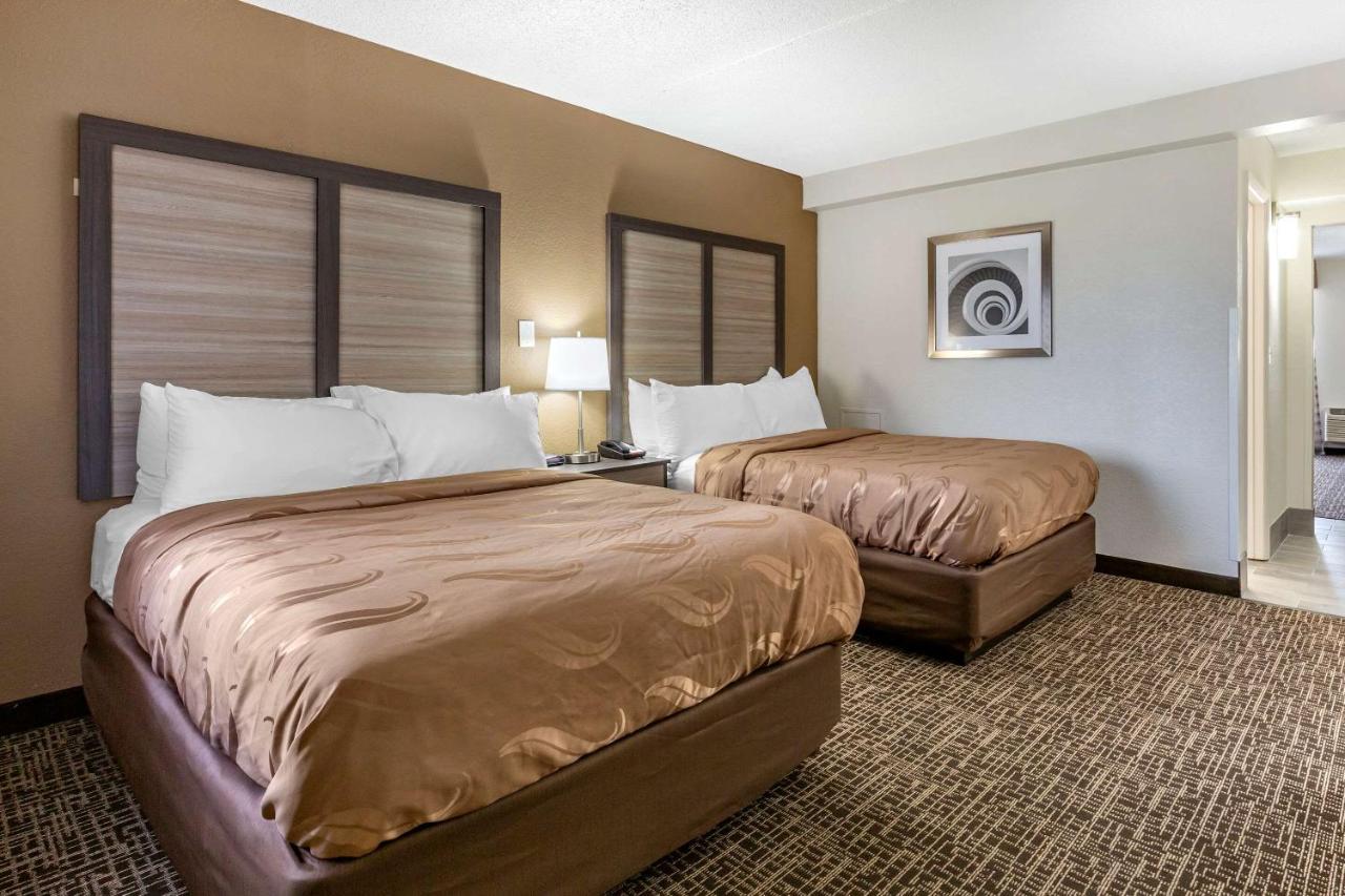 Quality Inn & Suites Spring Lake - Fayetteville Near Fort Bragg Екстер'єр фото