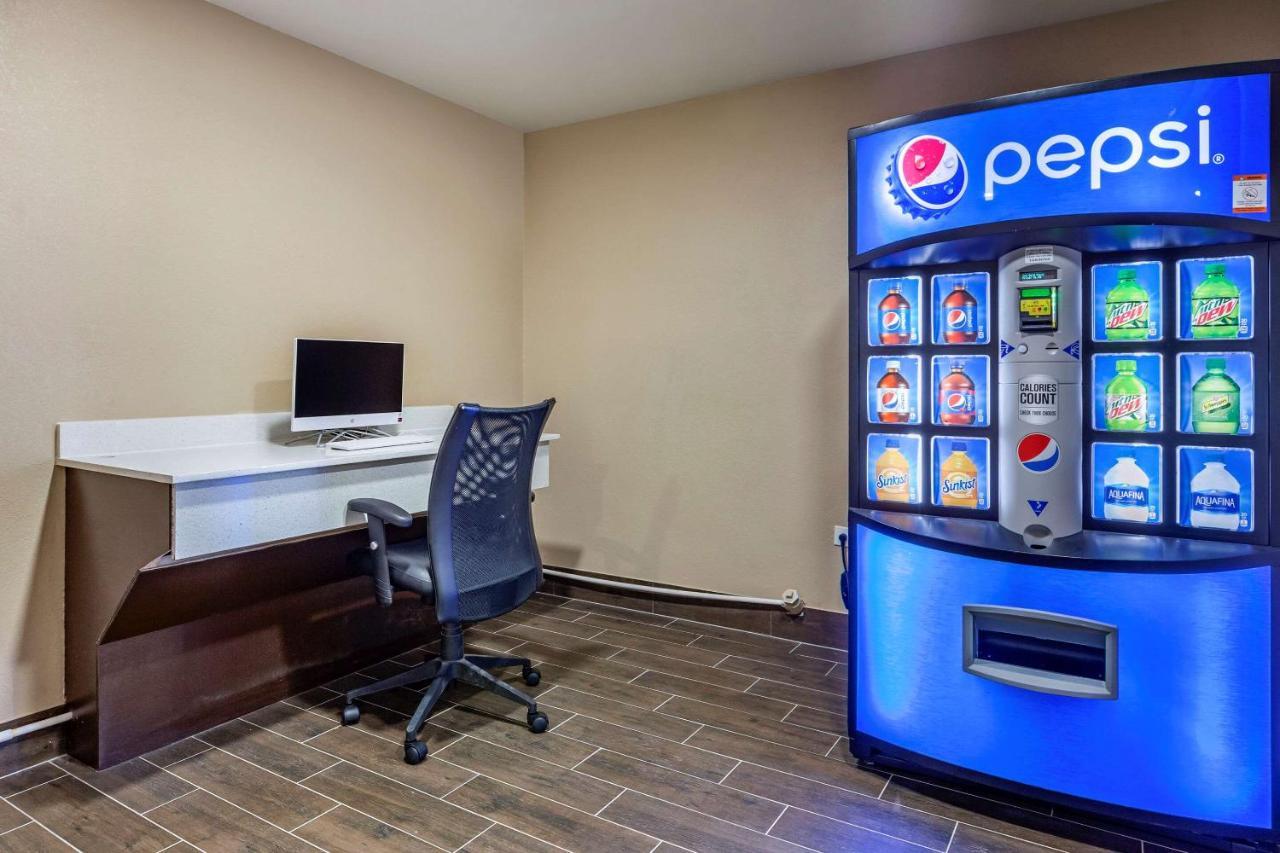 Quality Inn & Suites Spring Lake - Fayetteville Near Fort Bragg Екстер'єр фото